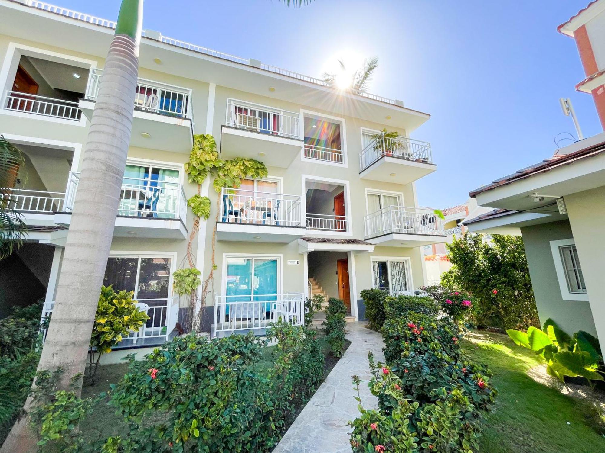 Tropical Adventures Sol Caribe Studios Suites Bavaro Beach & Pool Punta Cana Exterior foto